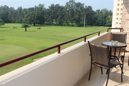 Roca Golf Hotel Bujumbura Exteriör bild